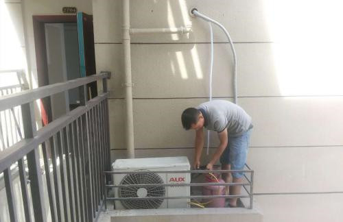 V { ѩNTԒ